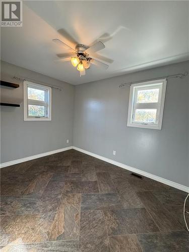 20 Jubilee Street, Smiths Falls, ON - Indoor Photo Showing Other Room