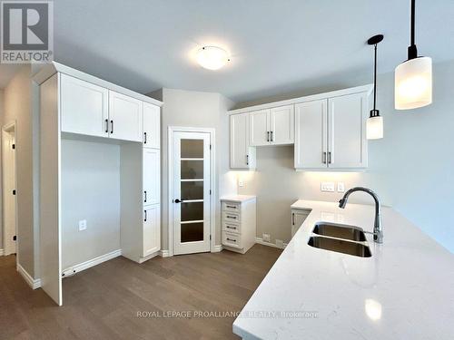 118 Athabaska Drive, Belleville, ON - Indoor Photo Showing Kitchen With Double Sink