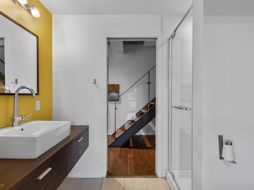 Salle de bains - 2015 Av. Aird, Montréal (Mercier/Hochelaga-Maisonneuve), QC - Indoor Photo Showing Bathroom