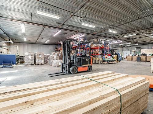 Warehouse - 4675 Rue Roberge, Lac-Mégantic, QC - Indoor Photo Showing Garage