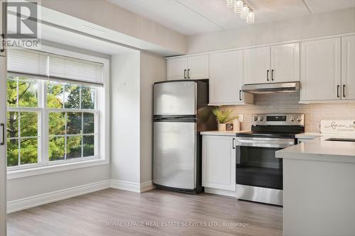 211 - 1450 Bishops Gate, Oakville, ON - Indoor Photo Showing Kitchen