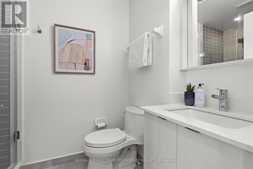 909A - 4675 Metcalfe Avenue, Mississauga, ON - Indoor Photo Showing Bathroom