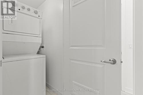 909A - 4675 Metcalfe Avenue, Mississauga, ON - Indoor Photo Showing Laundry Room