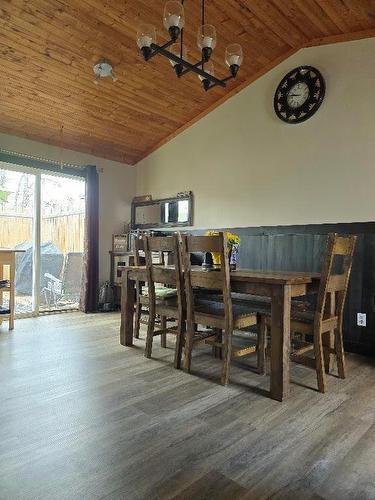 17 Budala Street, Mitchell, MB - Indoor Photo Showing Dining Room