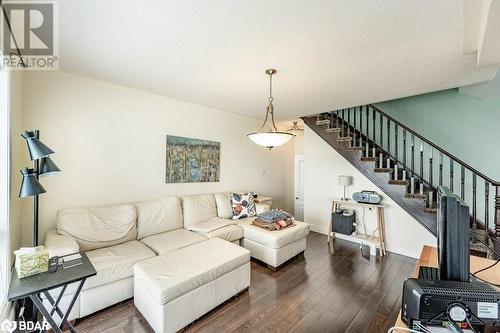 381 Baverstock Crescent, Milton, ON - Indoor Photo Showing Living Room