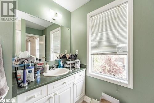 381 Baverstock Crescent, Milton, ON - Indoor Photo Showing Bathroom