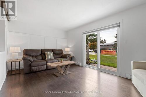 A6 - 400 Westwood Drive, Cobourg, ON - Indoor Photo Showing Living Room