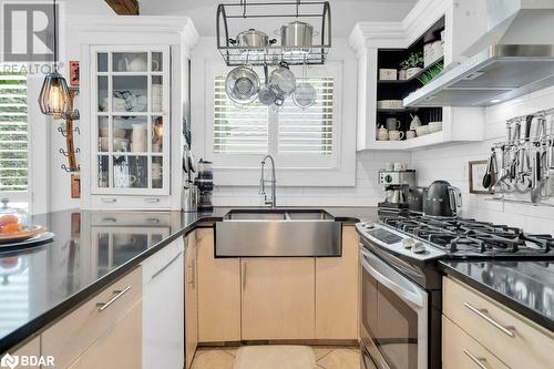 125 Dufferin Avenue, Belleville, ON - Indoor Photo Showing Kitchen