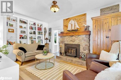 125 Dufferin Avenue, Belleville, ON - Indoor Photo Showing Living Room With Fireplace