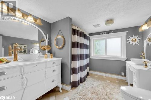 125 Dufferin Avenue, Belleville, ON - Indoor Photo Showing Bathroom