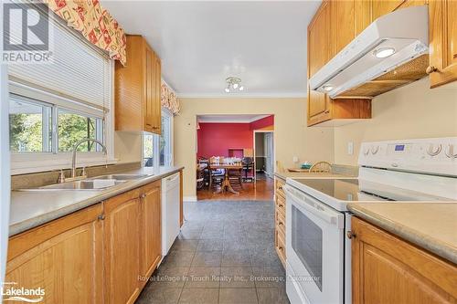 28 Eplett Street, Severn (Coldwater), ON - Indoor Photo Showing Kitchen With Double Sink