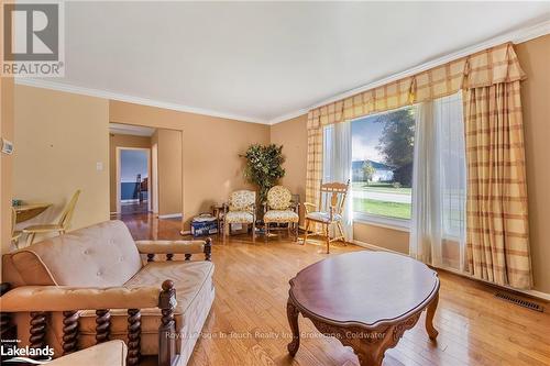 28 Eplett Street, Severn (Coldwater), ON - Indoor Photo Showing Living Room