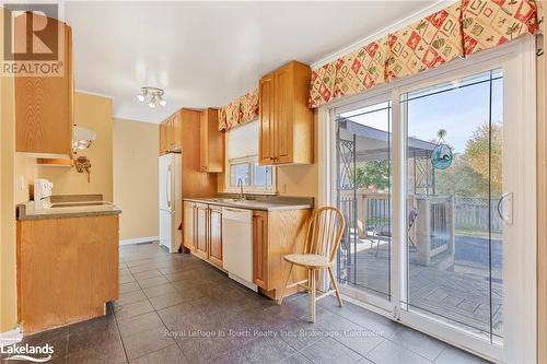 28 Eplett Street, Severn (Coldwater), ON - Indoor Photo Showing Kitchen