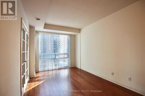 602 - 1121 Bay Street, Toronto, ON - Indoor Photo Showing Other Room