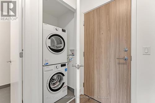 325 - 3100 Keele Street, Toronto, ON - Indoor Photo Showing Laundry Room