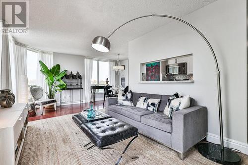 708 - 1 Hickory Tree Road, Toronto, ON - Indoor Photo Showing Living Room