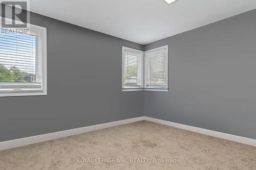 18 Irving Place, Hamilton, ON - Indoor Photo Showing Other Room