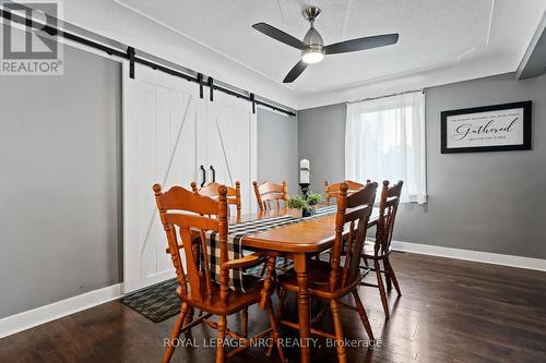 18 Irving Place, Hamilton, ON - Indoor Photo Showing Dining Room