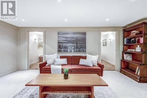 69 Sonneck Square, Toronto, ON - Indoor Photo Showing Living Room