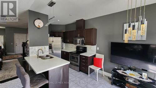 5672 Raleigh Street, Mississauga, ON - Indoor Photo Showing Kitchen With Stainless Steel Kitchen