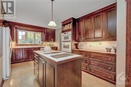 5791 Kelly Marie Drive, Ottawa, ON - Indoor Photo Showing Kitchen