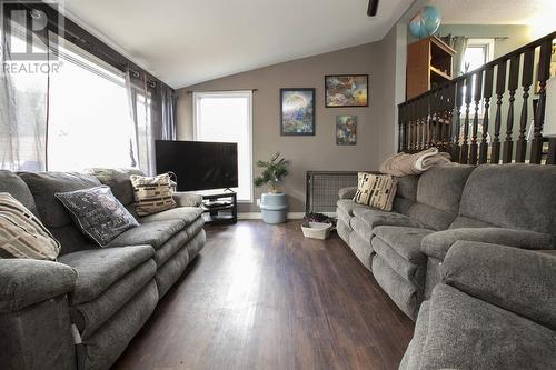 593 Boundary Rd, Sault Ste. Marie, ON - Indoor Photo Showing Living Room