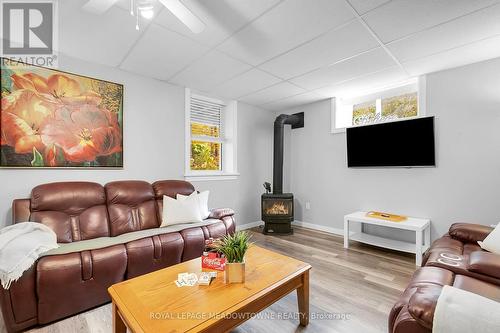 6 Davies Drive, South Bruce Peninsula, ON - Indoor Photo Showing Living Room