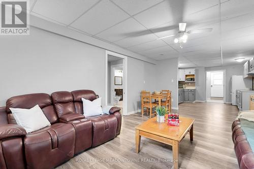 6 Davies Drive, South Bruce Peninsula, ON - Indoor Photo Showing Living Room