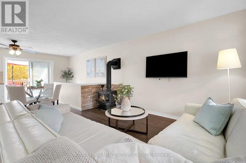 6 Davies Drive, South Bruce Peninsula, ON - Indoor Photo Showing Living Room