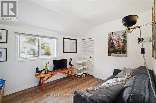 2642 Muskoka Road 169, Muskoka Lakes, ON - Indoor Photo Showing Living Room