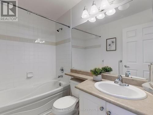 3603 - 3504 Hurontario Street, Mississauga, ON - Indoor Photo Showing Bathroom