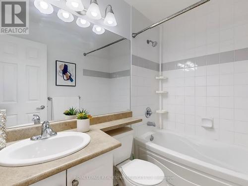 3603 - 3504 Hurontario Street, Mississauga, ON - Indoor Photo Showing Bathroom