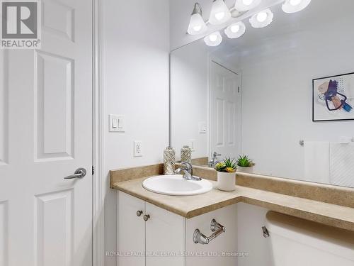 3603 - 3504 Hurontario Street, Mississauga, ON - Indoor Photo Showing Bathroom