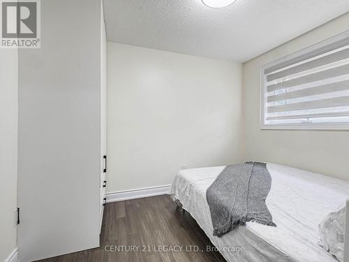 392 Wilson Drive, Milton, ON - Indoor Photo Showing Bedroom