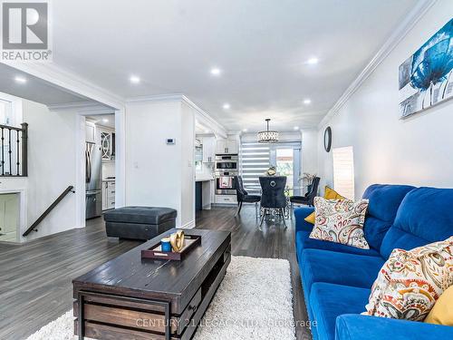 392 Wilson Drive, Milton, ON - Indoor Photo Showing Living Room