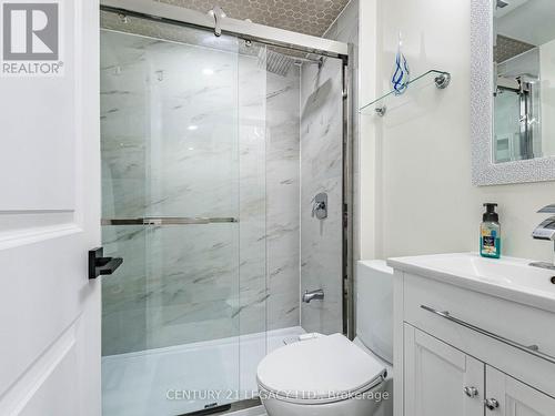 392 Wilson Drive, Milton, ON - Indoor Photo Showing Bathroom