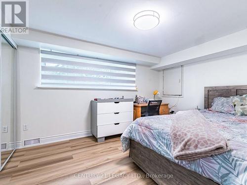 392 Wilson Drive, Milton, ON - Indoor Photo Showing Bedroom