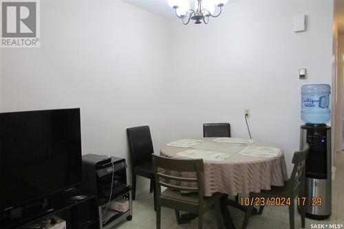 305 Fines Drive, Regina, SK - Indoor Photo Showing Dining Room