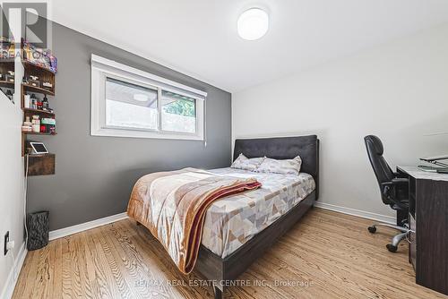 267 Erb Street E, Waterloo, ON - Indoor Photo Showing Bedroom