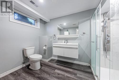 228 Ingleside Place, Kitchener, ON - Indoor Photo Showing Bathroom