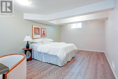 111 Newport Drive, Cambridge, ON - Indoor Photo Showing Bedroom