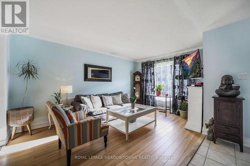 11 - 1110 Garth Street, Hamilton, ON - Indoor Photo Showing Living Room