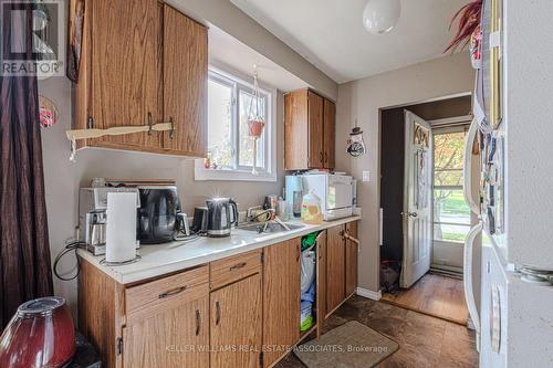 30 Ponytrail Drive, Brantford, ON - Indoor Photo Showing Kitchen