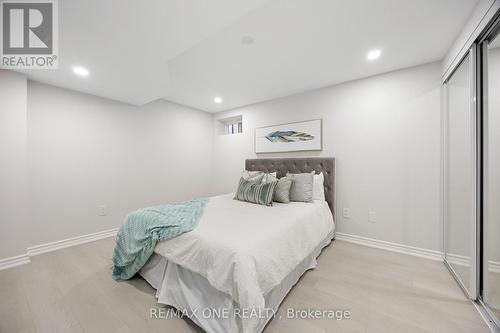 50 English Oak Drive, Richmond Hill, ON - Indoor Photo Showing Bedroom