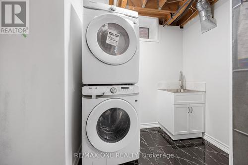 50 English Oak Drive, Richmond Hill, ON - Indoor Photo Showing Laundry Room