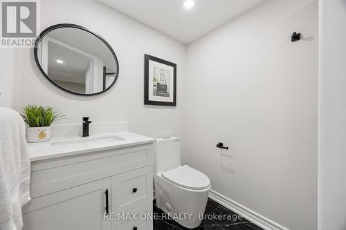 50 English Oak Drive, Richmond Hill, ON - Indoor Photo Showing Bathroom