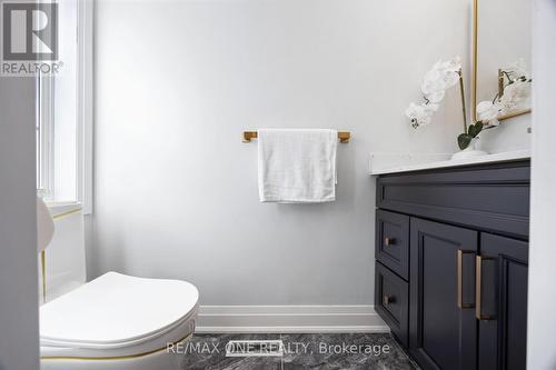 50 English Oak Drive, Richmond Hill, ON - Indoor Photo Showing Bathroom