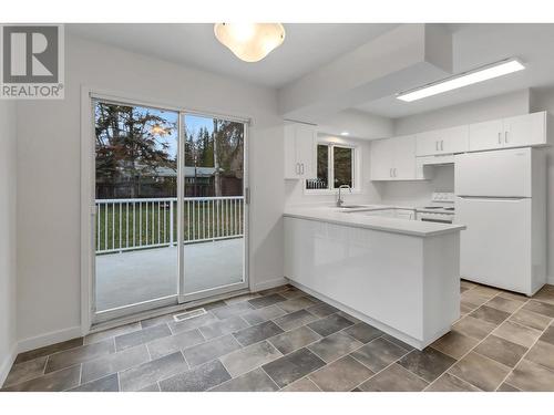 1917 Macdonald Avenue, Prince George, BC - Indoor Photo Showing Kitchen