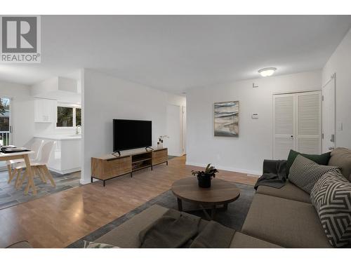 1917 Macdonald Avenue, Prince George, BC - Indoor Photo Showing Living Room