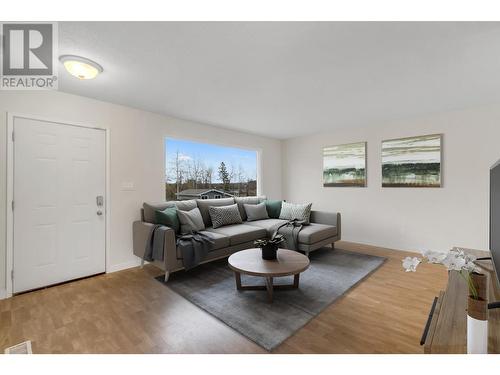 1917 Macdonald Avenue, Prince George, BC - Indoor Photo Showing Living Room